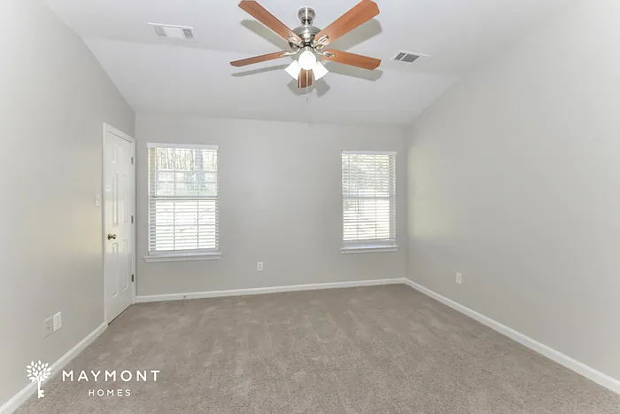 465 Oakland Hills Dr — Photo 10
