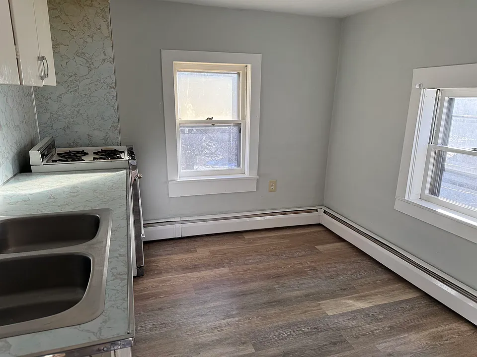 19 Pleasant St #10