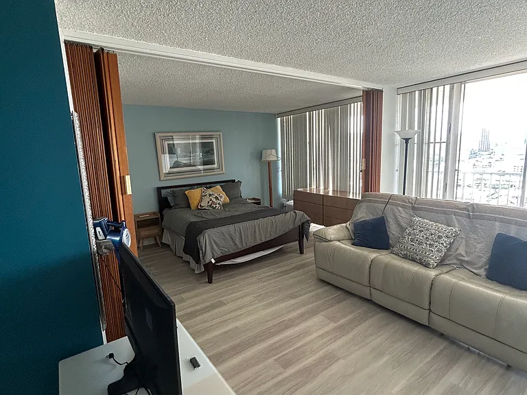 1215 Alexander St #1202 — Photo 28