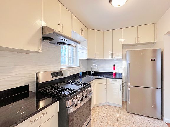 4th image of 11701 14th Ave #2F