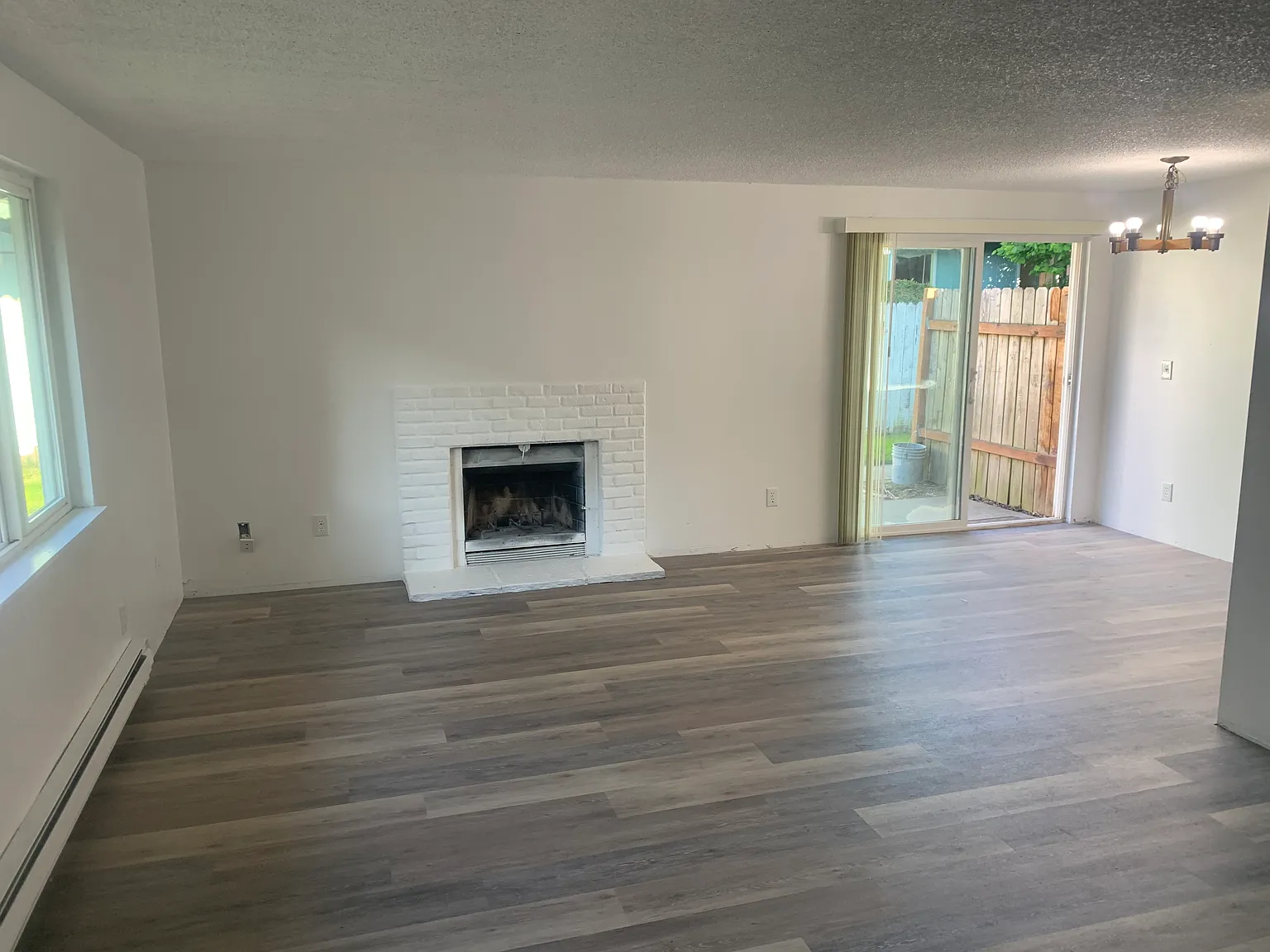 2 bed, 1050 sqft, $1,999 — Photo 4