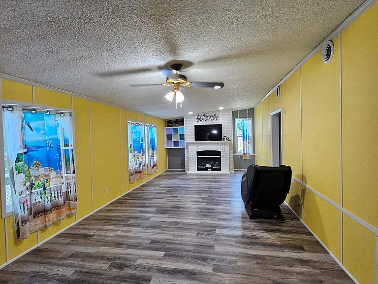 1256 Hawk Ave — Photo 19
