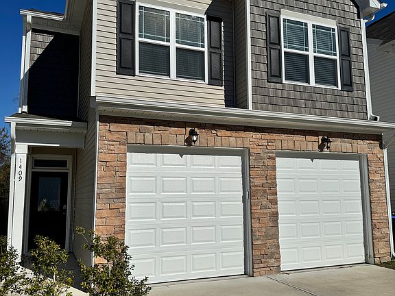 3rd image of 1409 Creekfront Dr