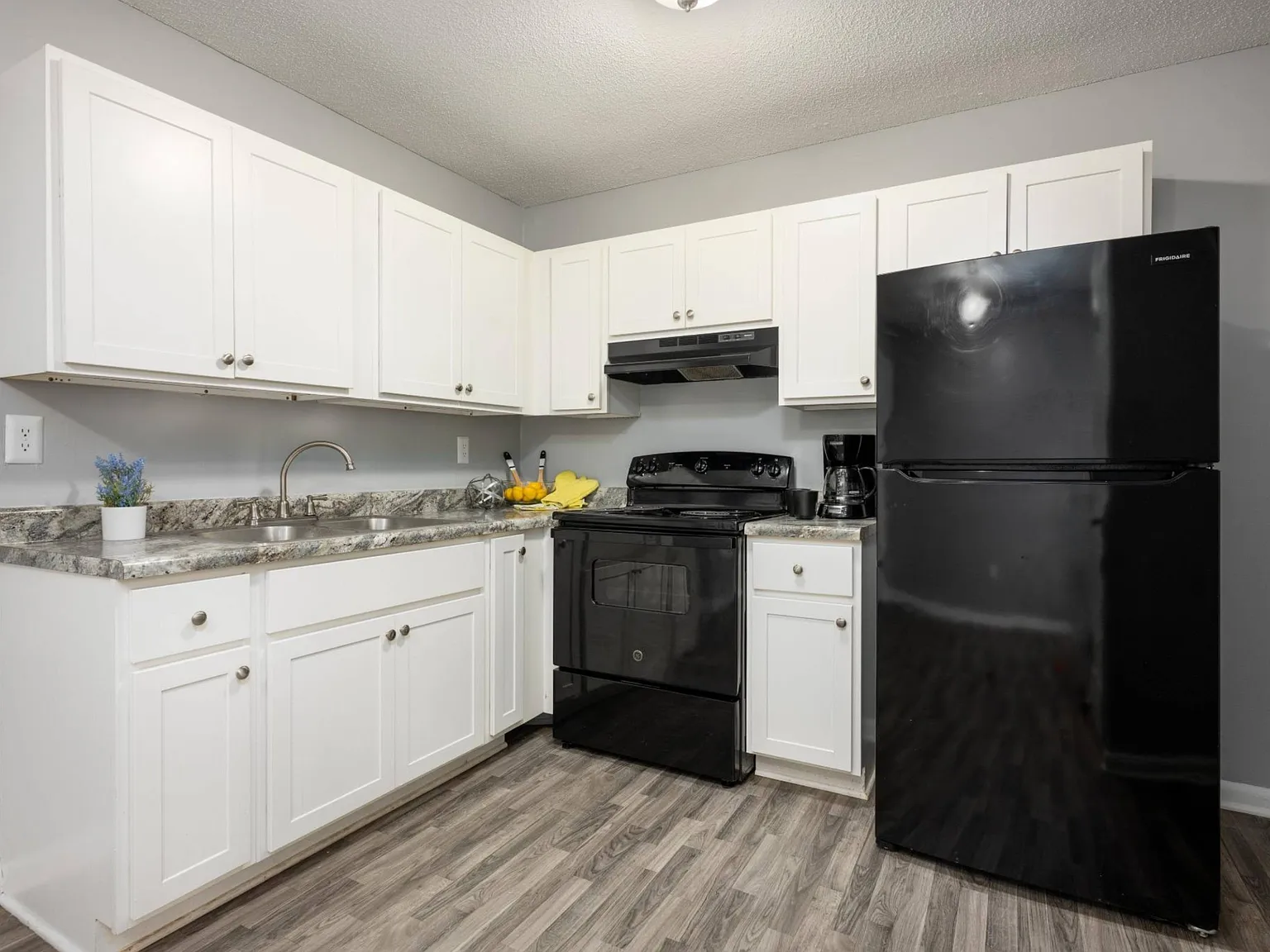 Legacy Crossing Townhomes — Photo 3