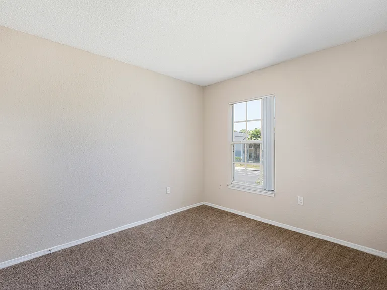 Pemberly Palms Apartment Homes — Photo 29