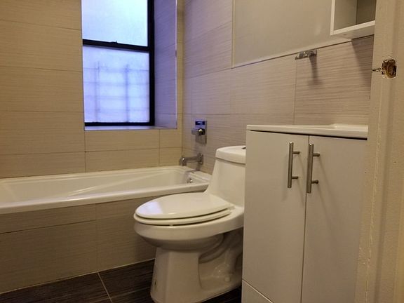 2nd image of 3660 Waldo Ave APT 3D