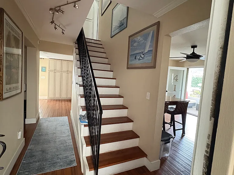 414 E Ave — Photo 10