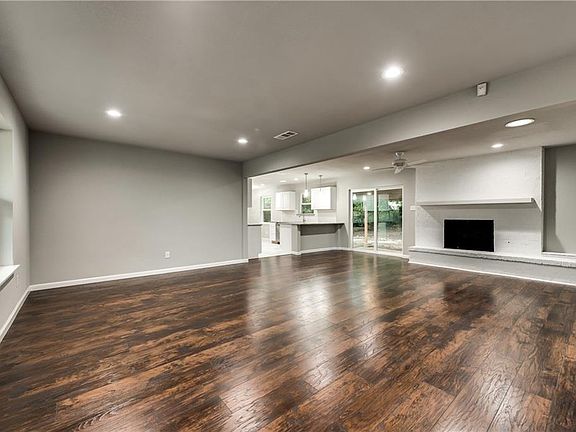 5th image of 1805 Lexington Pl