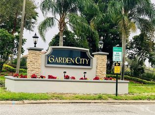 16611 Royal Palm Dr, Groveland, FL 34736