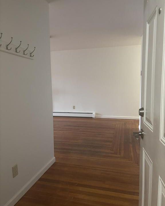1st image of 4 S Central Ave
