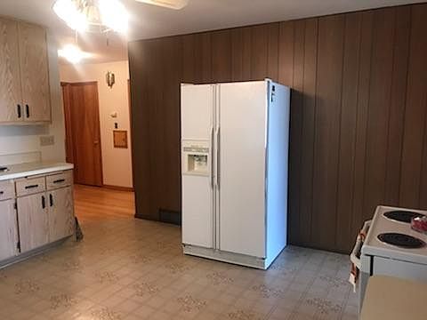 Huge eat in kitchen