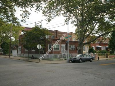 2301 23rd Ave, Long Island City, NY, 11105