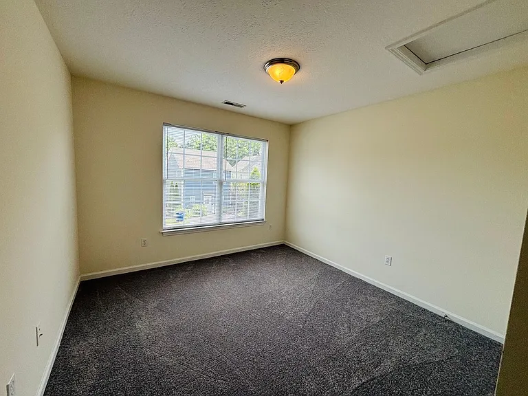 1719 Aden Ln — Photo 8