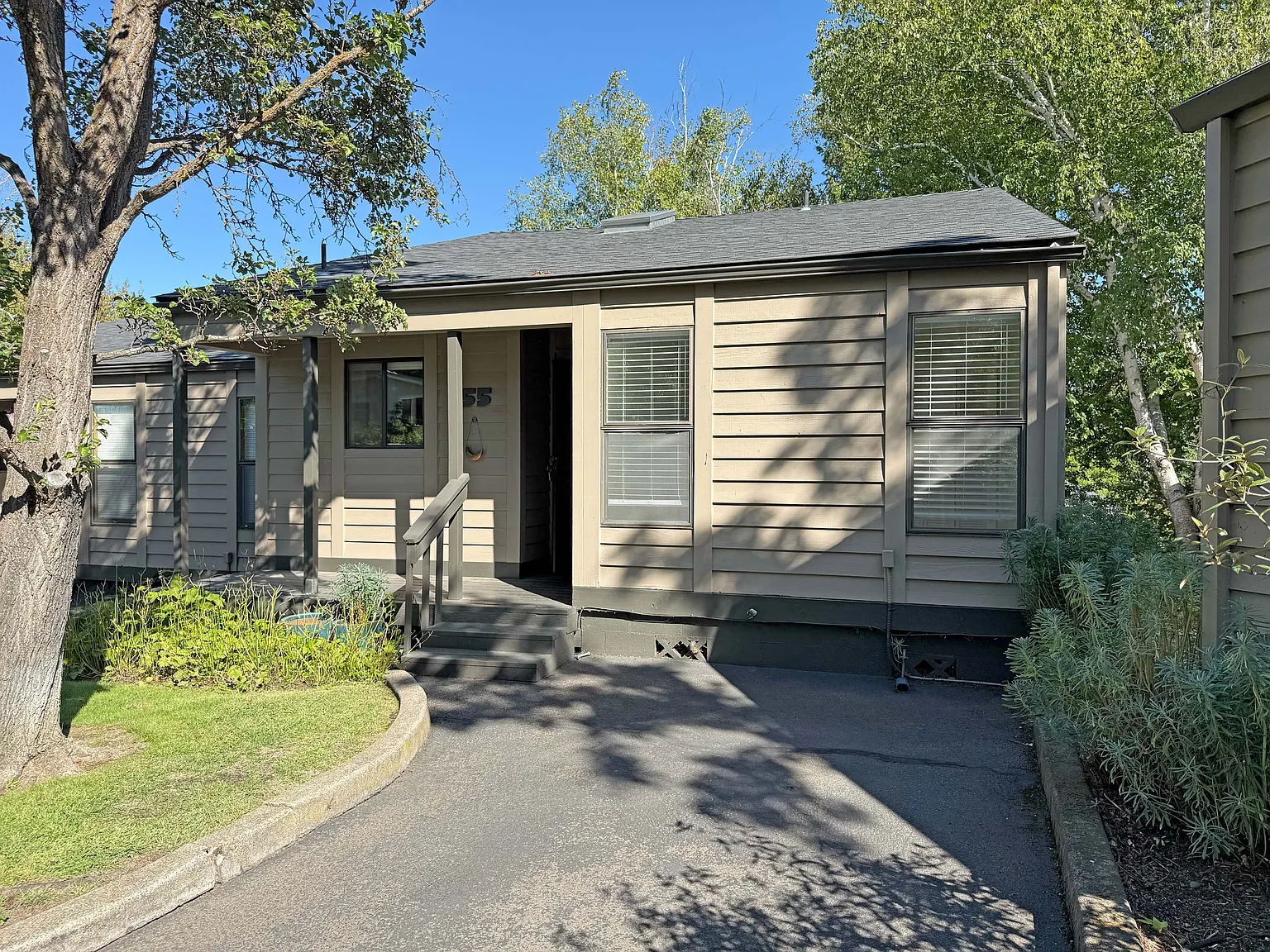 2 bed, 1400 sqft, $1,950 — Photo 2