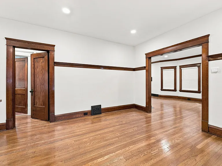 1320 W 64th St — Photo 5