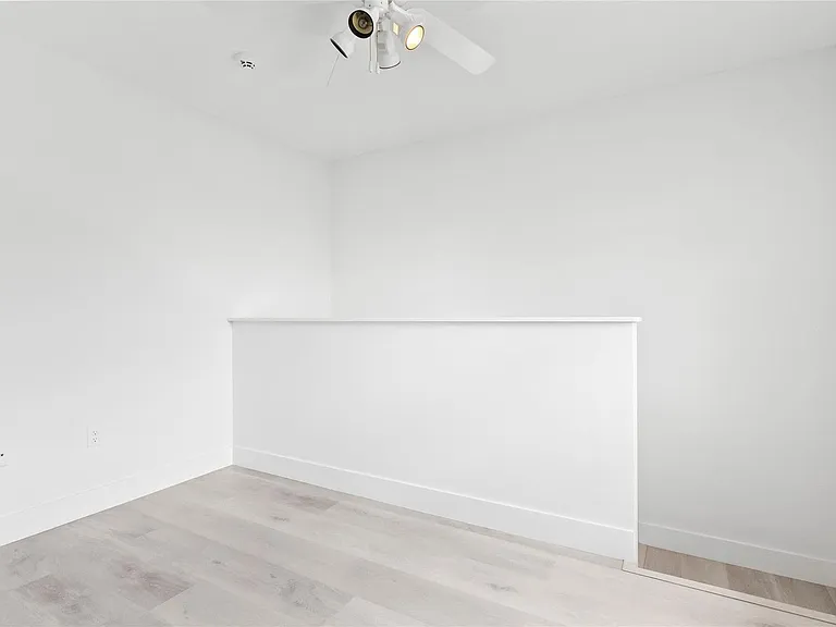 417 SW 8th St — Photo 8