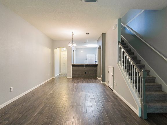 3rd image of 2420 Earlswood Ct