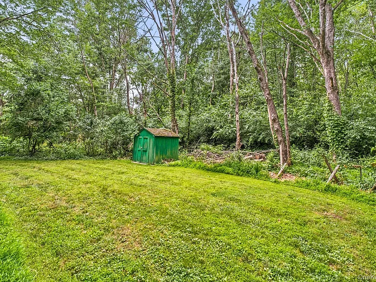 133 N Smith Rd #A — Photo 21