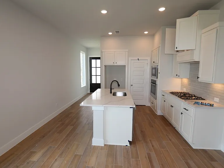 2423 Shallot Ln — Photo 11