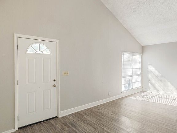 5th image of 9523 Chelmsford
