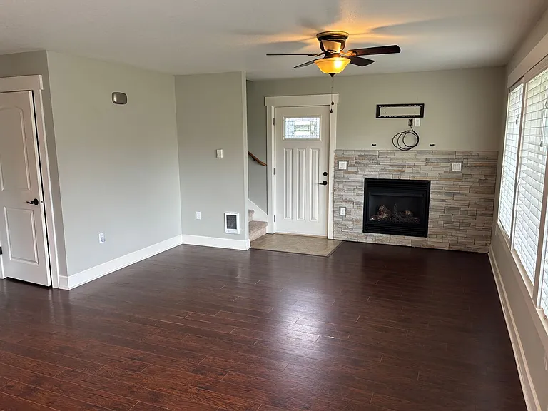 905 Pacific Surf Ave SW — Photo 3