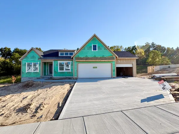 8332 Kettle Oak Dr SE, Alto, MI 49302