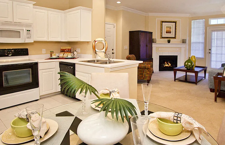 Rockledge Oaks Apartments — Photo 25