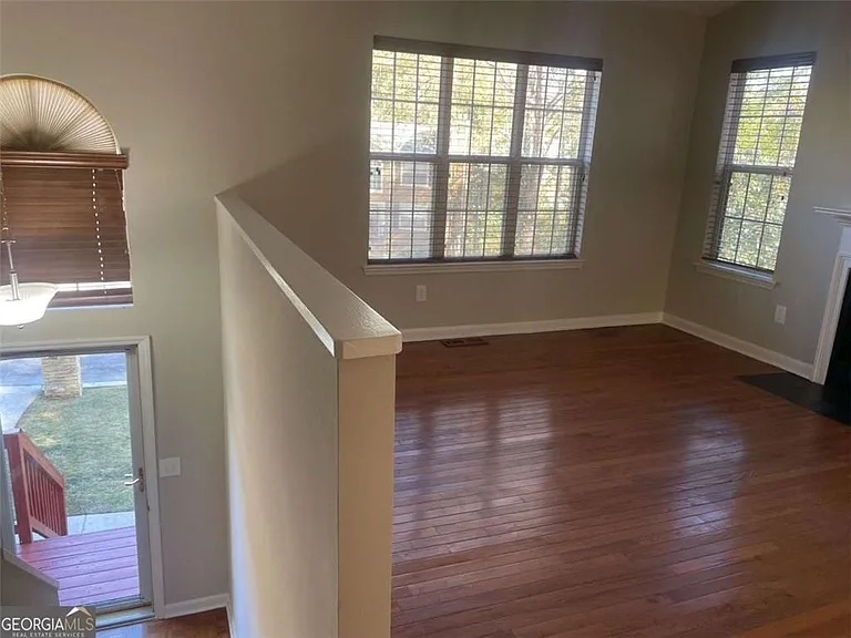 3015 Cascade Manor Dr — Photo 6
