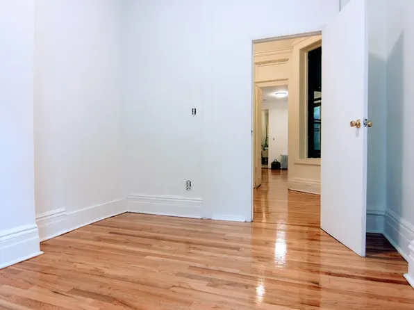 314 East 84th Street image 7 of 8