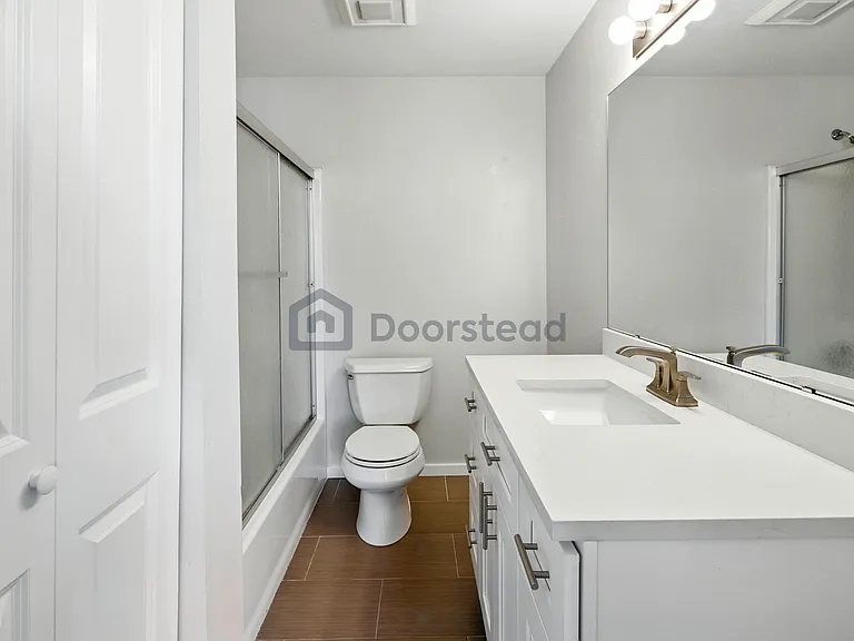 601 Summit Ave E #401 — Photo 29