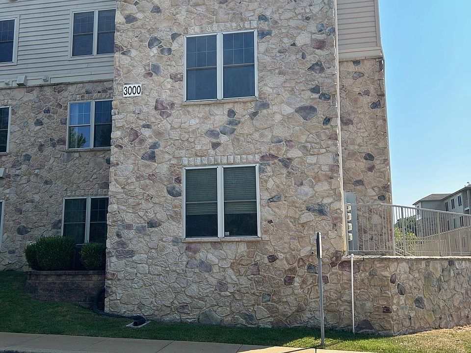 1st image of 3000 Fountainview Cir #3401