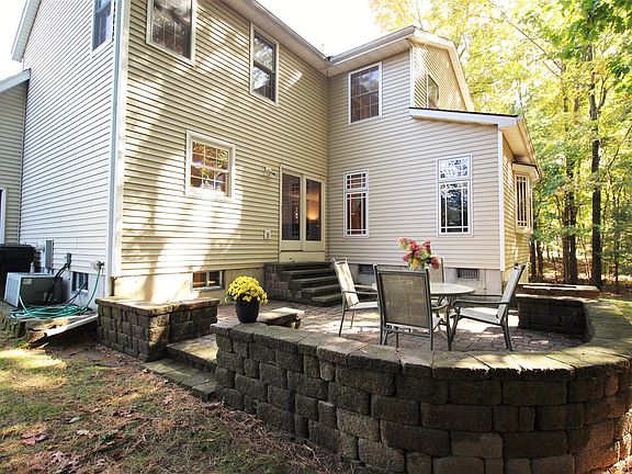 5th image of 27 Archer Dr