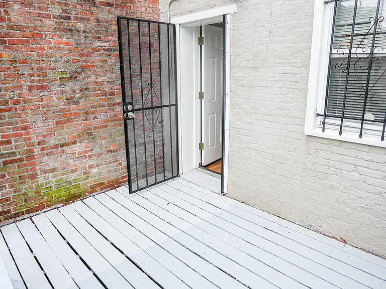 349 S Woodyear St — Photo 13