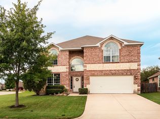 301 Forestridge Dr, Mansfield, TX 76063