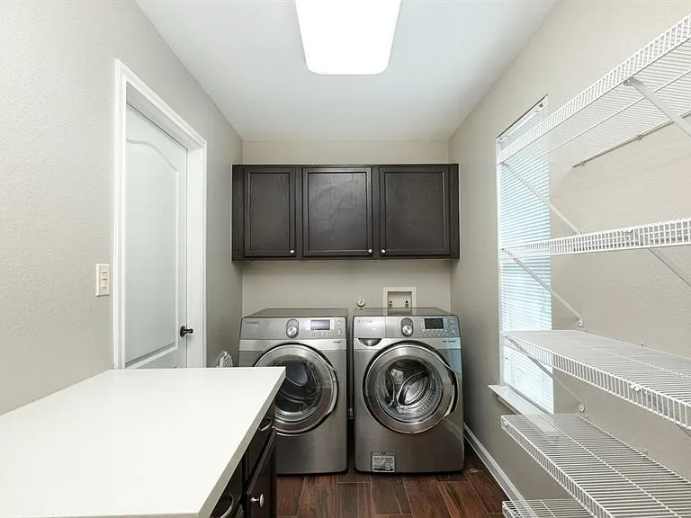 2412 Willow Way — Photo 9