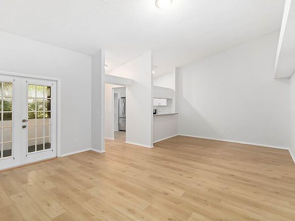 3rd image of 602 Rodeo Dr
