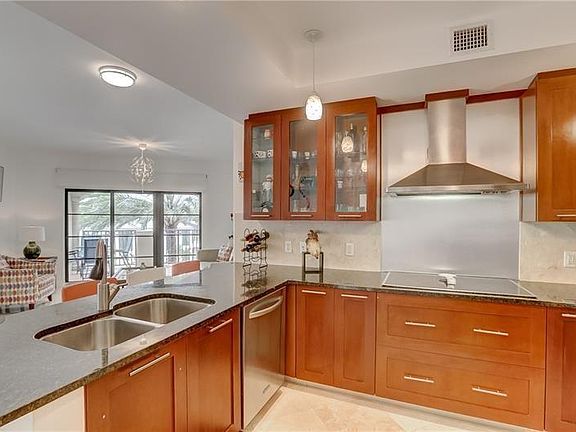 4th image of 2409 N Ocean Boulevard #427