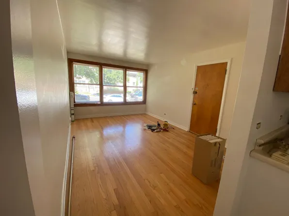 4953 Hull St APT 1, Skokie, IL 60077