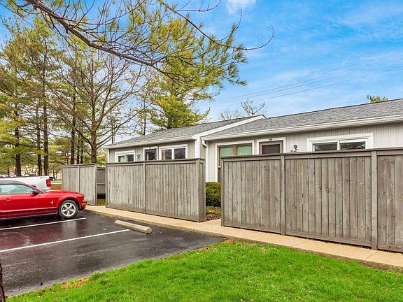 5th image of 742 Timber Way Dr #9-B