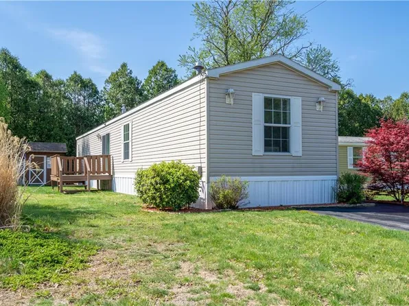 11 Torch Ln, Coventry, RI 02816