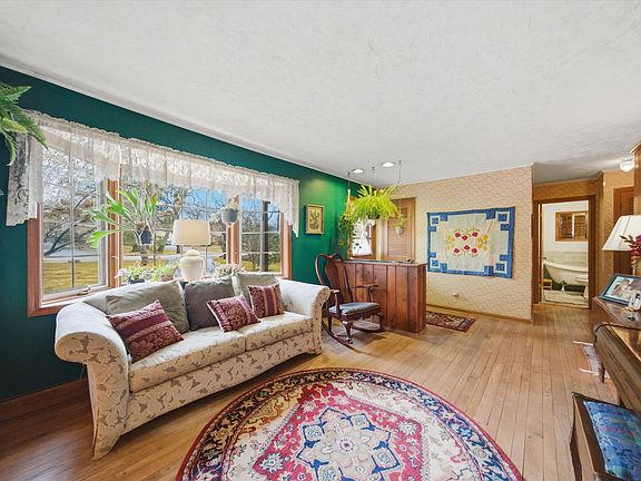 5th image of 330 N Ferndale Ave