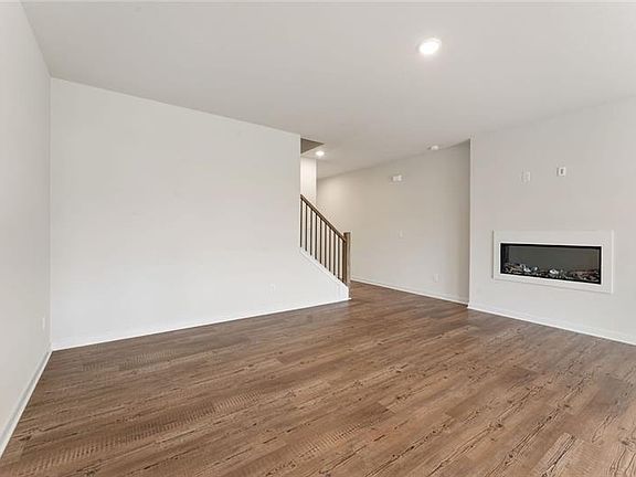 5th image of 1303 Farmers Loop #R