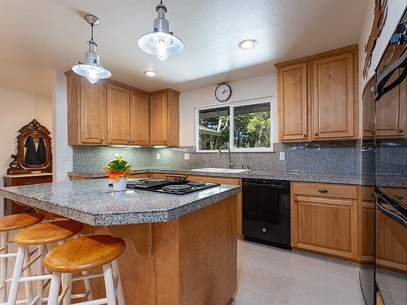 4th image of 7910 Uva Drive