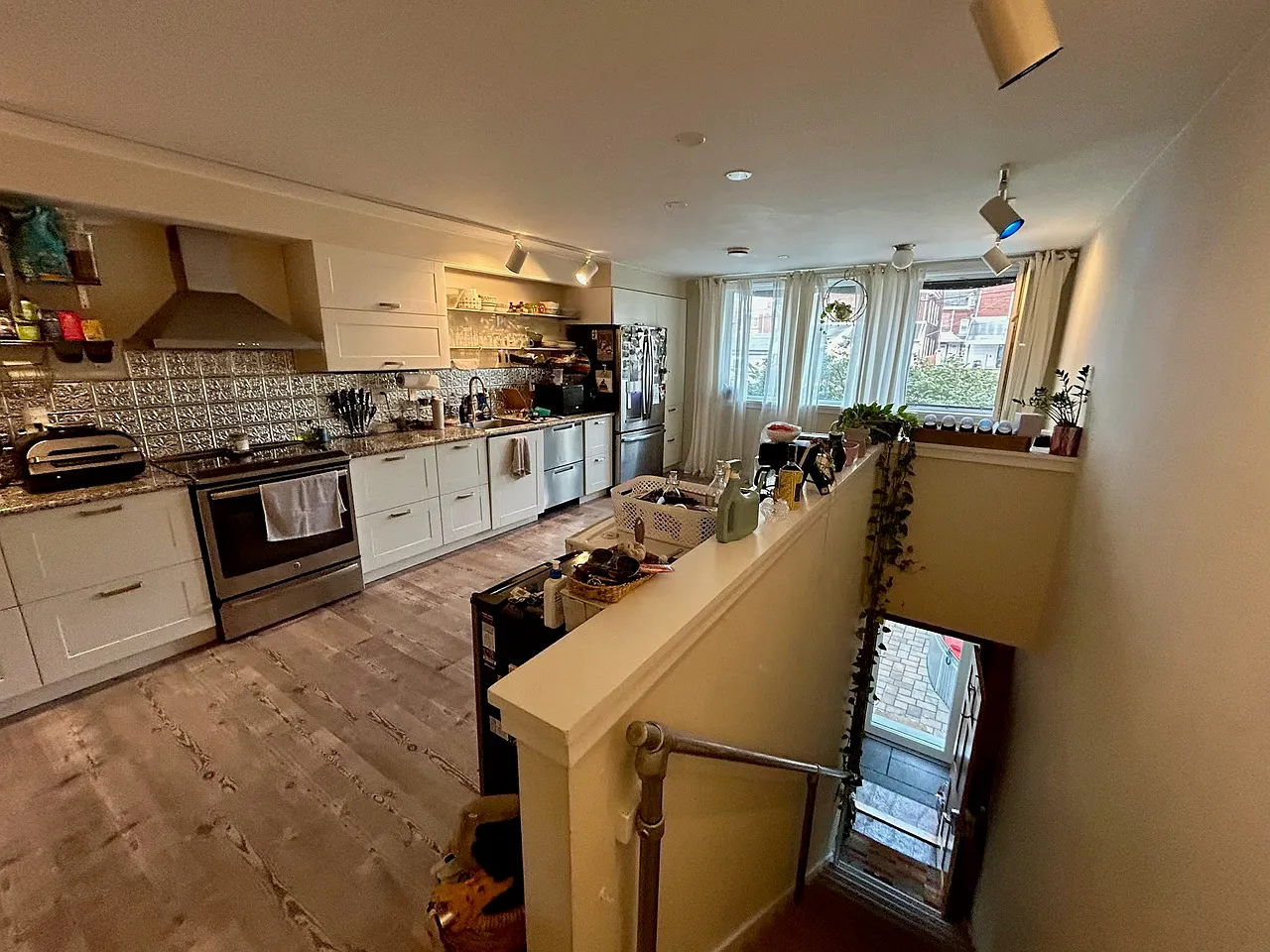 2 bed, 2.5 bath, 2600 sqft, $2,695 — Photo 4