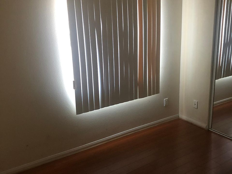 2nd image of 801 N Mariposa Ave #3