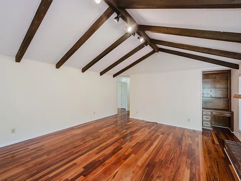 1828 Jacobs Ln — Photo 21