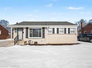 29646 Robert Dr, Livonia, MI