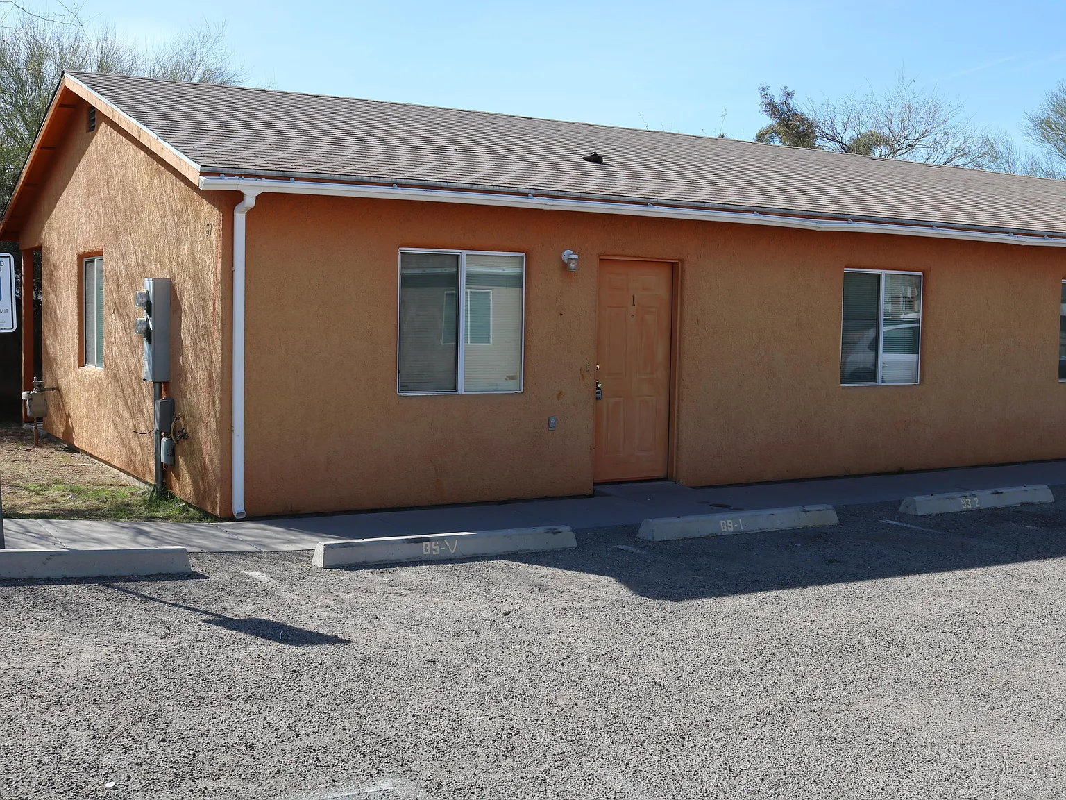 2 bed, 1.0 bath, 763 sqft, $950 — Photo 1