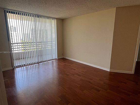 4th image of 3300 NE 191st St APT 1909