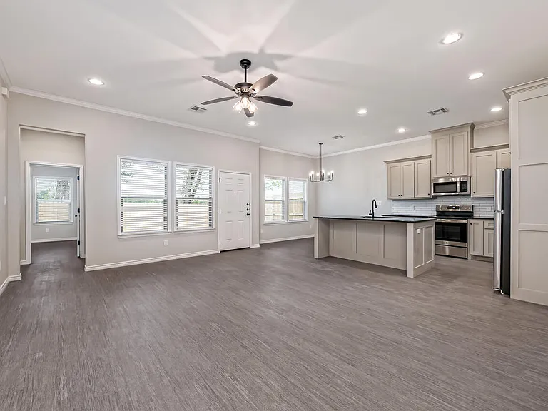 700 Tower Mill Ct #700 — Photo 4